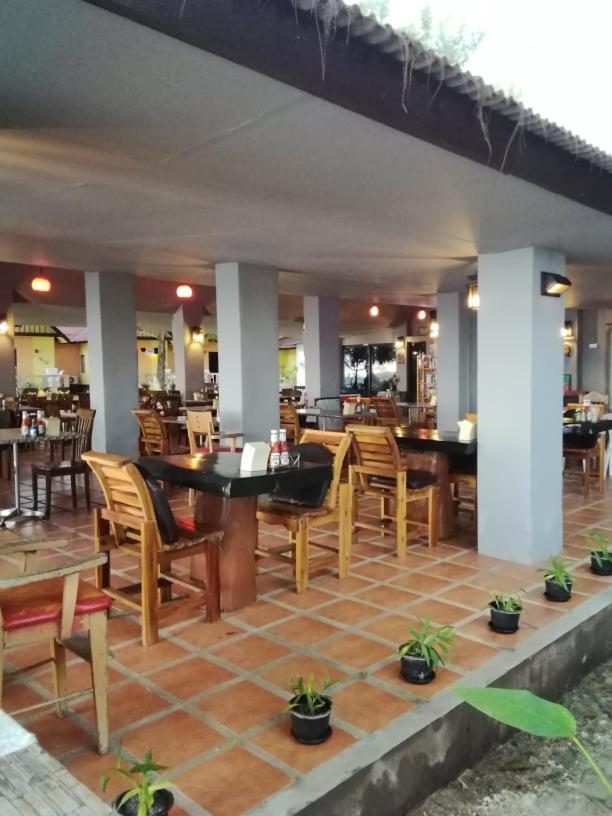 Andaman Beach Resort Koh Jum Eksteriør bilde