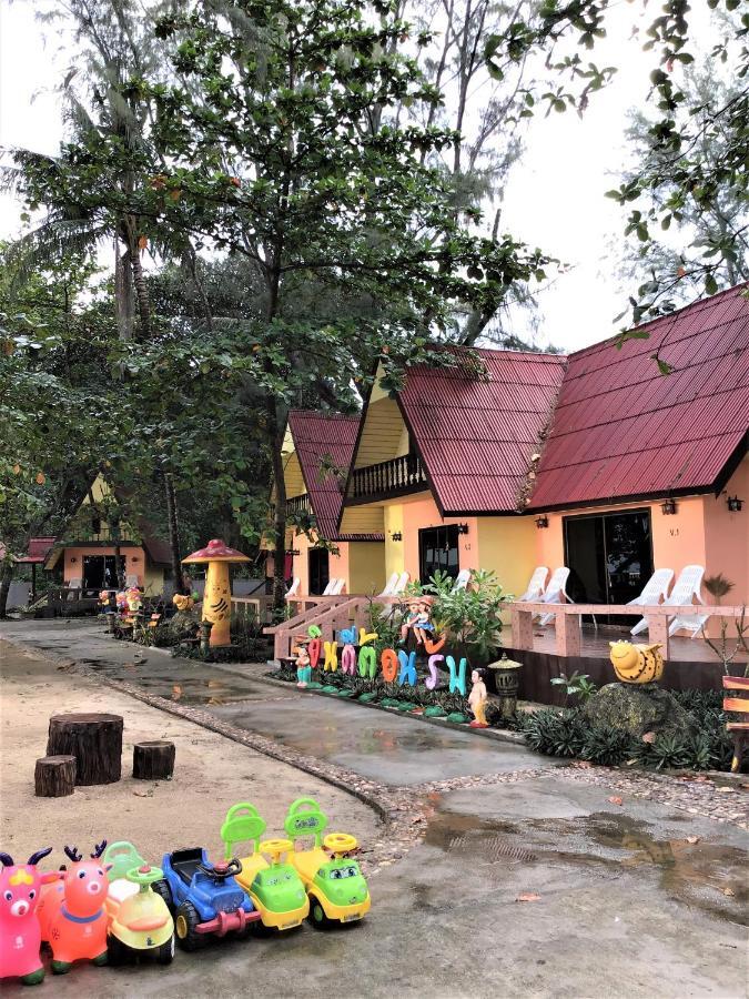 Andaman Beach Resort Koh Jum Eksteriør bilde